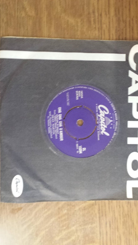 7" 45RPM Cha Cha Cha D'Amour/I Wish You Love by Dean Martin from Capitol