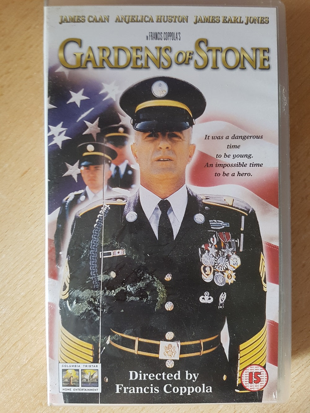 Gardens Of Stone VHS from Columbia Tristar Home Entertainment (C907 2201)