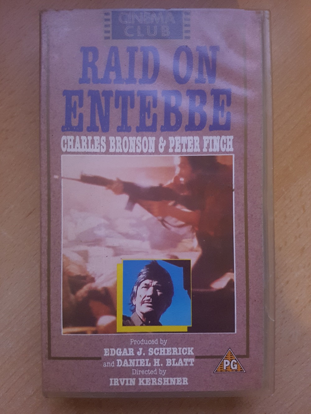 Raid On Entebbe VHS from Cinema Club (CC 1036)